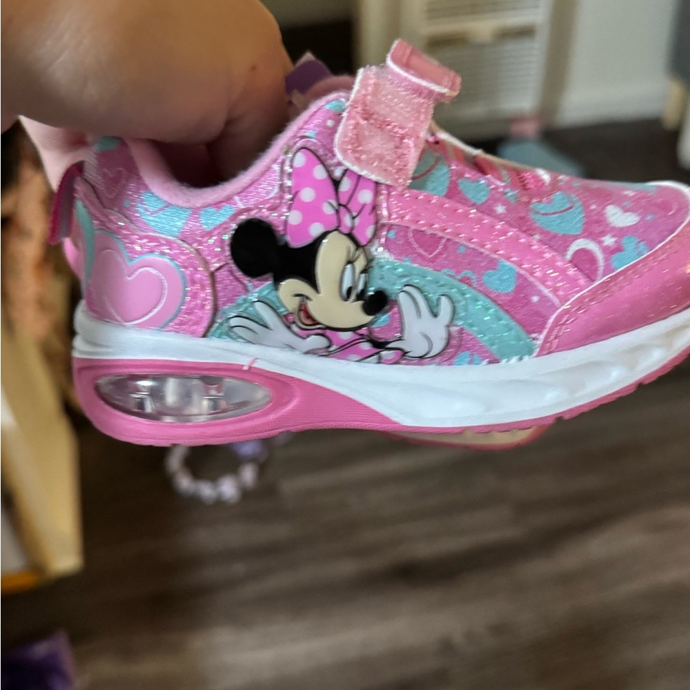 Disney Minnie Mouse Light Up shoes - Picture 2 of 3